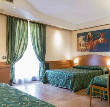 Camera standard in hotel tre stelle ad Assisi con piscina, spa e centro benessere