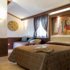 Camera superior in hotel tre stelle ad Assisi con piscina, spa e centro benessere